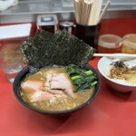 ラーメン 杉田家 本店 - 