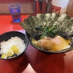 家系総本山 吉村家 - 