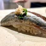 すしやのたい悟 - ・イワシ　酢締め　　　寒濤なんて平気の平左。不漁期なんて十年単位。