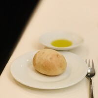 小笠原伯爵邸 - ③【パン】
                      自家製全粒粉、オリーブオイル