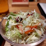 焼肉ホルモン 龍の巣 - お通し 500円、お替わりが無料になります