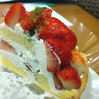 フルーツケーキファクトリー_1