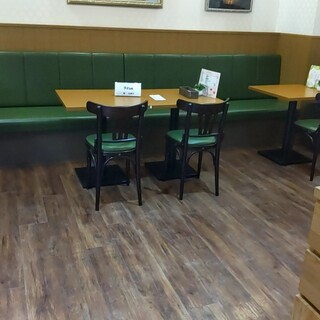 フルーツケーキファクトリー_2