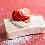 洋惣菜 亀洋 - 2025.1 洋梨とマロンのパルフェ（セミフレッド）