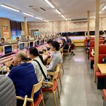 スシロー - 元旦の回転寿司は客は多い
