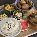 八満食堂 コレコウジツ - 