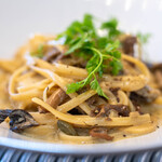 館山美食倶楽部 - 2025.1 鮑（あわび）とタモギタケのパスタ