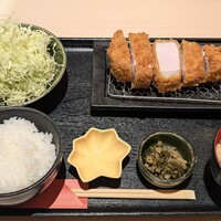 豚料理 酔狂割烹 伊達 - 全景