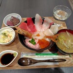 U cafe - 料理写真:海鮮丼定食