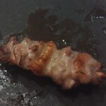 軍鶏 枩井 - 本日の串②　鶏はらみ串