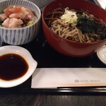 お食事処 多七 - ミニ海鮮丼とお蕎麦セット。