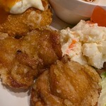 社 - パリッとジューシーからあげ ＆ カニの風味がよいクリームコロッケ