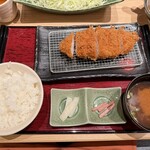 新宿とんかつさぼてん - 熟成三元麦豚ロースかつ御膳