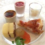 レ・スリジェ - 豪華なデザートも毎回異なる