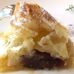 ふなつ亭 - 「黒いちじくのフィーロー包み」の中身