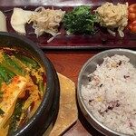 タッカンマリ＆ダッカルビ専門店 ハルハンマリ - 