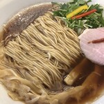 めん処 きよ洲 - 佐助豚の脂が層を作って輝いています