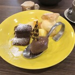 Genji[源氏] - デザート盛り合わせs)800円