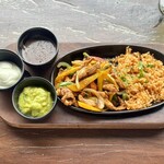 UNIQUE ROOFTOP BAR&RESTAURANT - ファヒータ