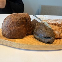 ル・ニコ・ア・オーミナミ - ブリオッシュ　イカ墨　バケット