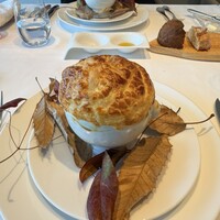 ル・ニコ・ア・オーミナミ - スペシャリテ　温泉卵とホタテのパイ包み