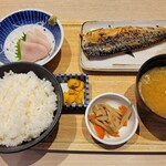 海鮮食堂 魚盛 さいたま新都心コクーンシティ店 - ｢鯖塩焼きと鰤刺身御膳｣[1099円]以下税込