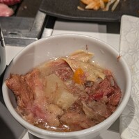 六本木焼肉MASU - 端肉の煮込〜柔らかいが味付けが緩いかな。