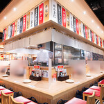 串かつだるま - カウンター席