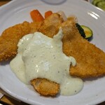 キッチン ブルー グローブ - 反対側から、アボガドとレモンと黒胡椒ソースはタップリ