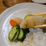 キッチン ブルー グローブ - カブとズッキーニ