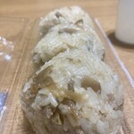 吉野鶏めし保存会 - 具材(ゴボウと鶏肉)もいっぱい！