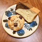コチカ - アールグレイとバニラのシフォンケーキ　チョコスコーン