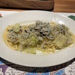 振り塩とイタリアン イル・フリージオ - しらすとキャベツのペペロンチーノ