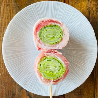 野菜の旨み溢れる名物串と沖縄感じる自慢の逸品料理