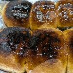 オリタ焼まんじゅう店 - よく焦げた焼きまんじゅう（あんこ無し）
