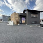 恵 - カフェと隣接してます