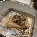 鮨 心白 - ボウズギンポ西京焼き。古代米。