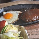 大菩薩峠 - ハンバーグ定食、柔らかいジューシーハンバーグ 