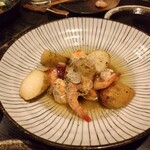 色菜広場 いっぽいっぽ - ジャガイモとエビのガーリック炒め