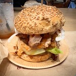 あわじ島バーガー 淡路島オニオンキッチン - あわじ島玉ねぎたっぷり 厚切りチャーカツバーガー
