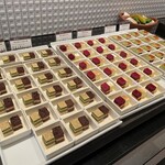 鶴雅ビュッフェダイニング札幌 - 