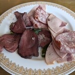 ブッフェ・ダイニング オーシャンテラス(ヨコハマ グランド インターコンチネンタル ホテル) - 牛肉のカルパッチョ・サラミ盛り合わせ