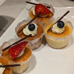 ブッフェ・ダイニング オーシャンテラス(ヨコハマ グランド インターコンチネンタル ホテル) - 倉敷牛乳とオリーヴオイルのマフィン