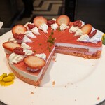 ブッフェ・ダイニング オーシャンテラス(ヨコハマ グランド インターコンチネンタル ホテル) - いちごミルクのムース