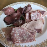 ブッフェ・ダイニング オーシャンテラス(ヨコハマ グランド インターコンチネンタル ホテル) - 牛肉のカルパッチョ・サラミ盛り合わせ