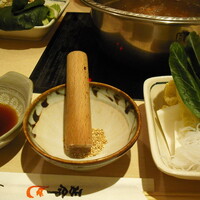 銀座しゃぶ通 - 野菜とポン酢、胡麻が入った器