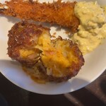 洋食の朝日 - 大きなエビが入ってます