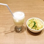 ダリマ - ダリマスペシャルセットのサラダとドリンク