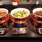 海鮮ブッフェダイニング 銀座八芳 - アワビXO醤 　海老アスパラ炒め　牛肉？炒め