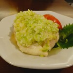 中華旬彩 西尾 - 蒸し鶏の葱塩ソース